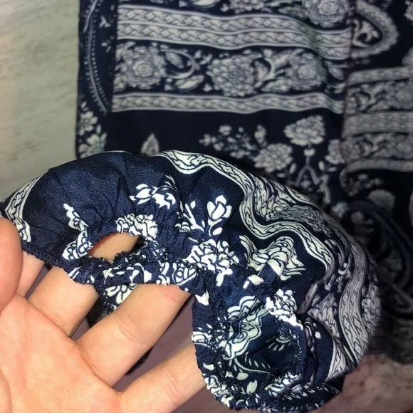 Rue21 blue and white lace graphic dress open sleeves knee length size large​​ - Picture 9 of 11